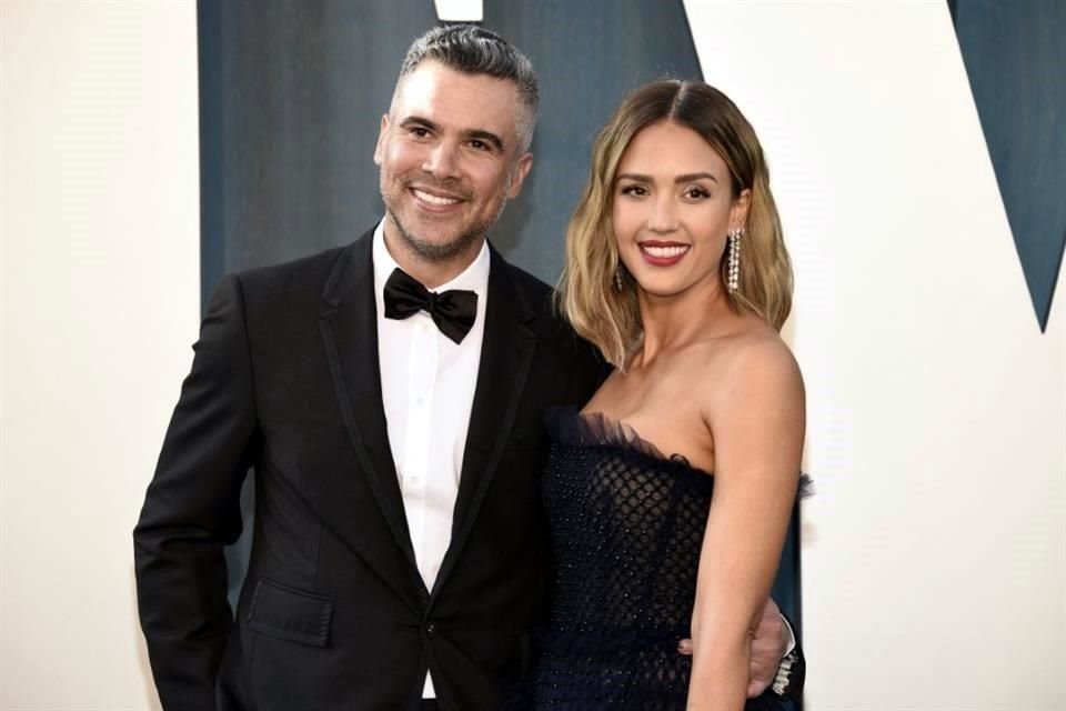 Jessica Alba y su esposo Cash Warrenhan anunciado que se separarán en términos amistosos.