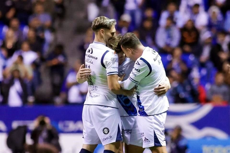 Facundo Waller abrió el marcador con un tiro libre apenas a los seis minutos de partido.