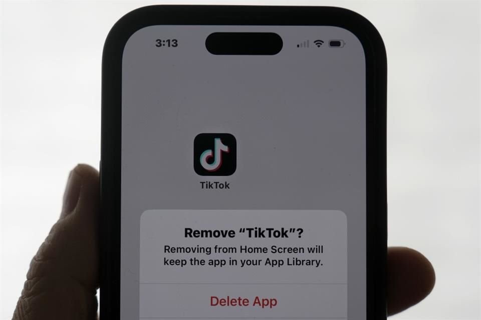 La prohibición a TikTok en EU entrará en vigor mañana.