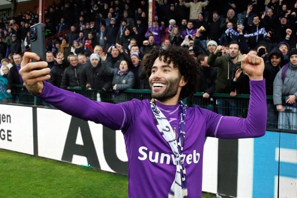 Los seguidores del Anderlecht festejaron con Huerta.