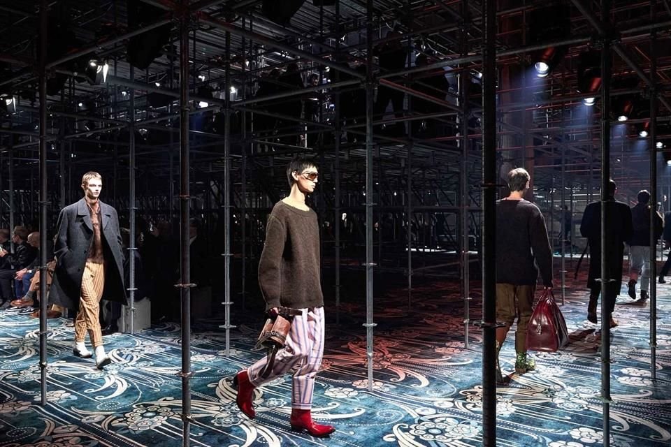 Prada presentó su colección de ropa masculina Otoño/Invierno 2025 en el marco de la Semana de la Moda de Milán.