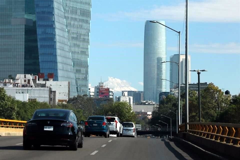 Se espera que la temperatura máxima de hoy sea de 25 grados.