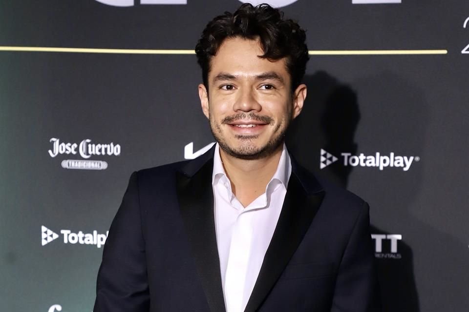 Junto a Memo Villegas, Blandón protagoniza Enloqueciendo Contigo, la versión mexicana de la serie 'Mad About You'.