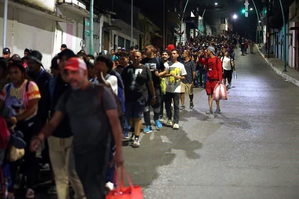 De acuerdo con las estadísticas de Unidad de Política Migratoria de Segob, el número de detenciones disminuyó de manera continua en el arranque del año, pasando de 63,457 en enero a 5,898 en abril.