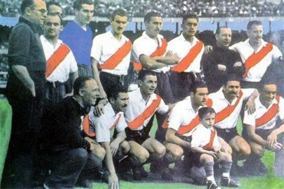 En 1950, River realizó una gira de preparación por Centroamérica y se enfrentó a la Selección Mexicana.