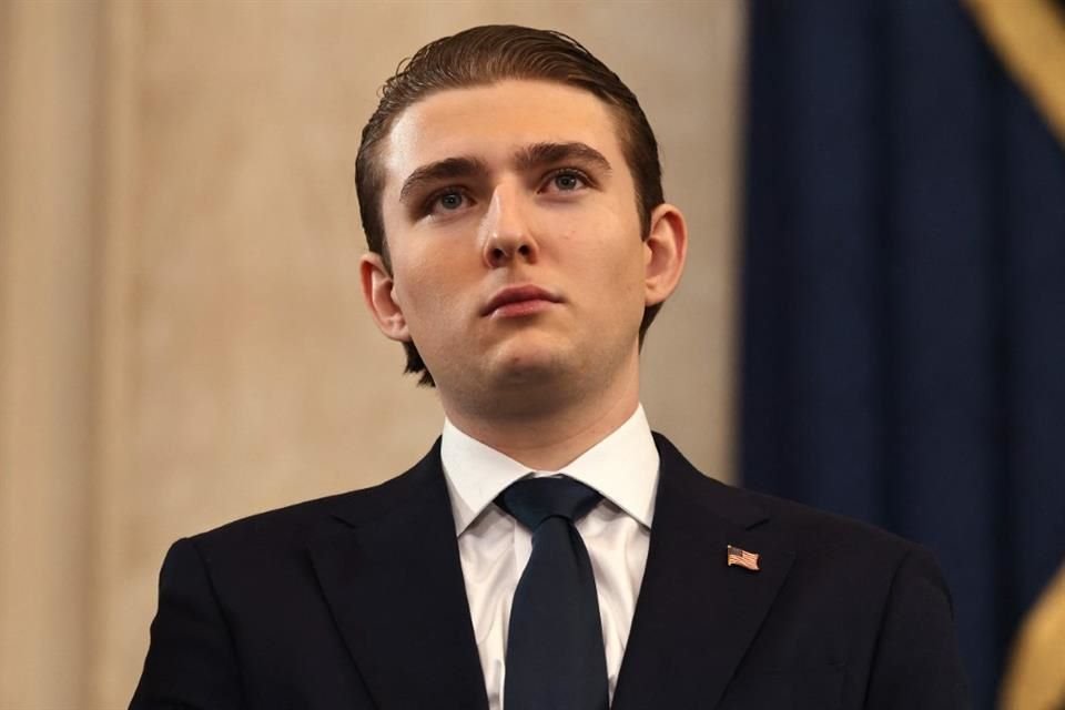 Barron Trump durante la ceremonia de investidura de su padre, Donald Trump, en el Capitolio.