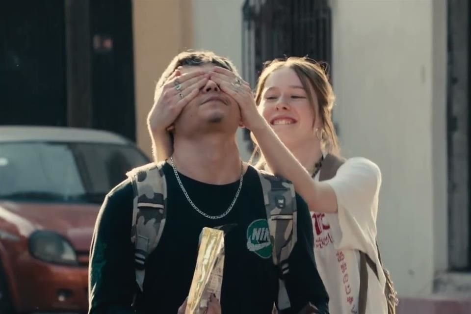 El filme mexicano, que se estrena en cines el 30 de enero, se centra en el encuentro de dos adolescentes, Lucía (Andrea Sutton), quien padece una grave enfermedad, y Bruno (Aksel Gómez).