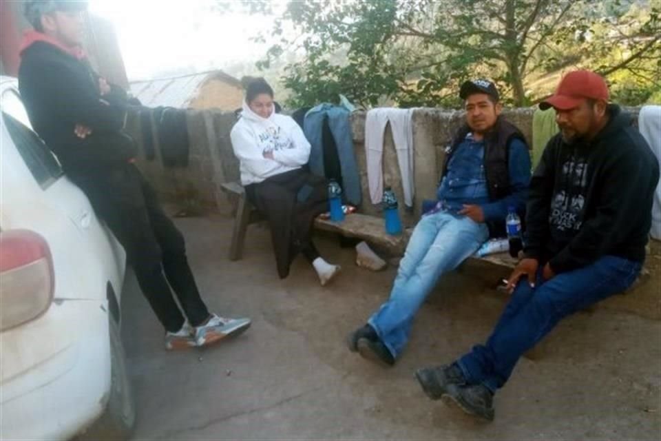 Los trabajadores de la constructora están retenidos en la Montaña de Guerrero desde el pasado sábado.