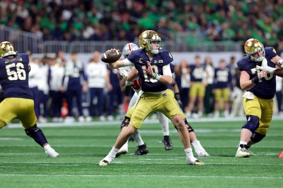 Comandados por Riley Leonard, los Fighting Irish de Notre Dame dieron esperanza a su afición tras un buen inicio, pero después poco a poco se vinieron abajo.