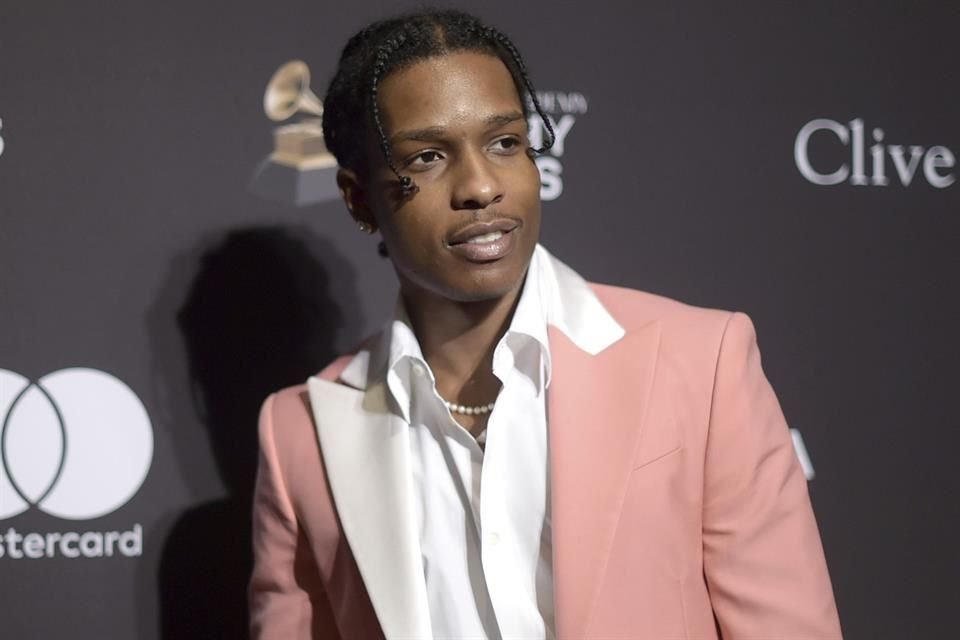 El rapero A$AP Rocky rechazó un acuerdo de culpabilidad por disparar a su amigo en 2021; podría enfrentar hasta 24 años de prisión.