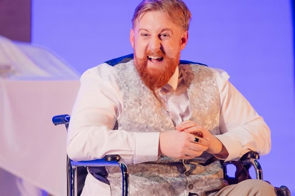 El actor británico Michael Campbell, quien vive con una enfermedad terminal, ganó un prestigioso premio teatral en el Reino Unido.