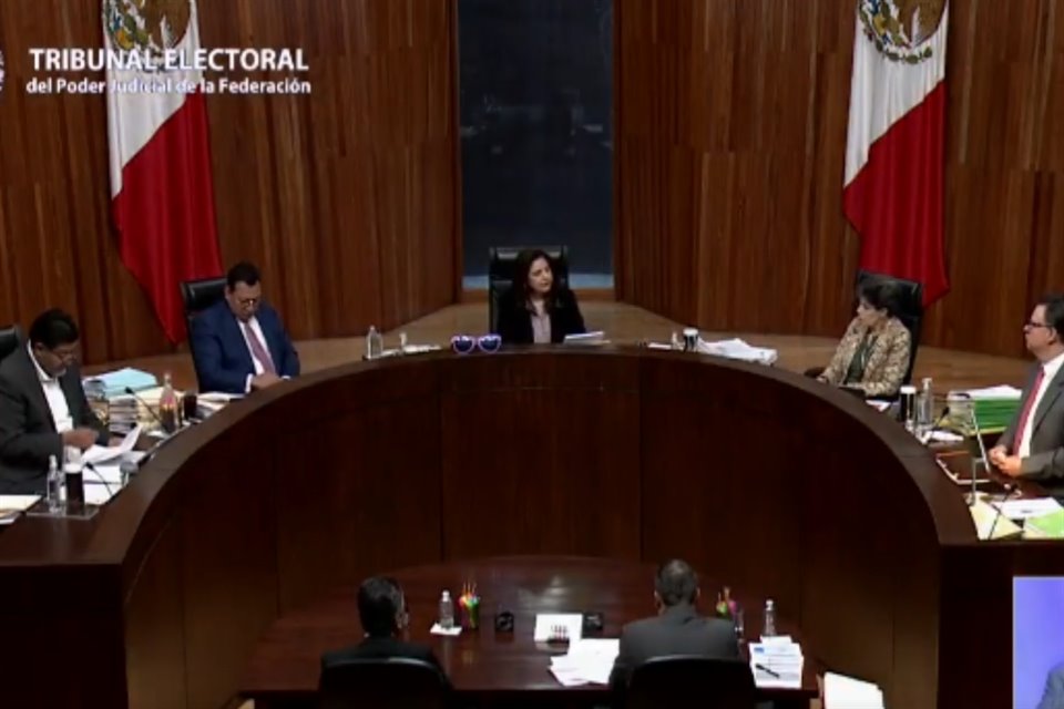 El Tribunal Electoral aseguró que la Suprema Corte les dio la razón, tras coincidir con su sentencia, que ordenaba a jueces de distrito modificar sus amparos para anular elección del Poder Judicial.