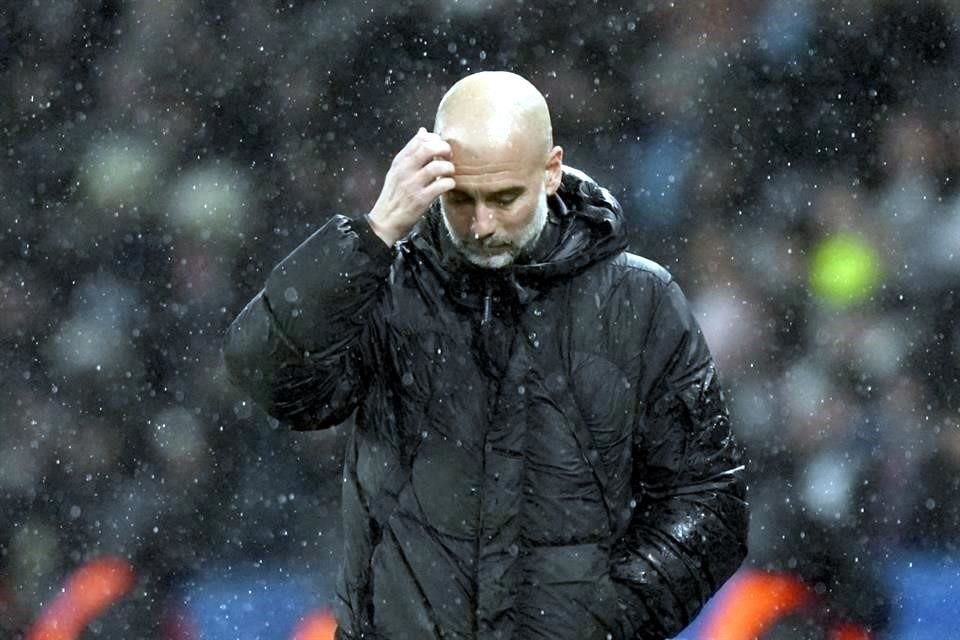 El Manchester City de Pep Guardiola está en serios problemas.