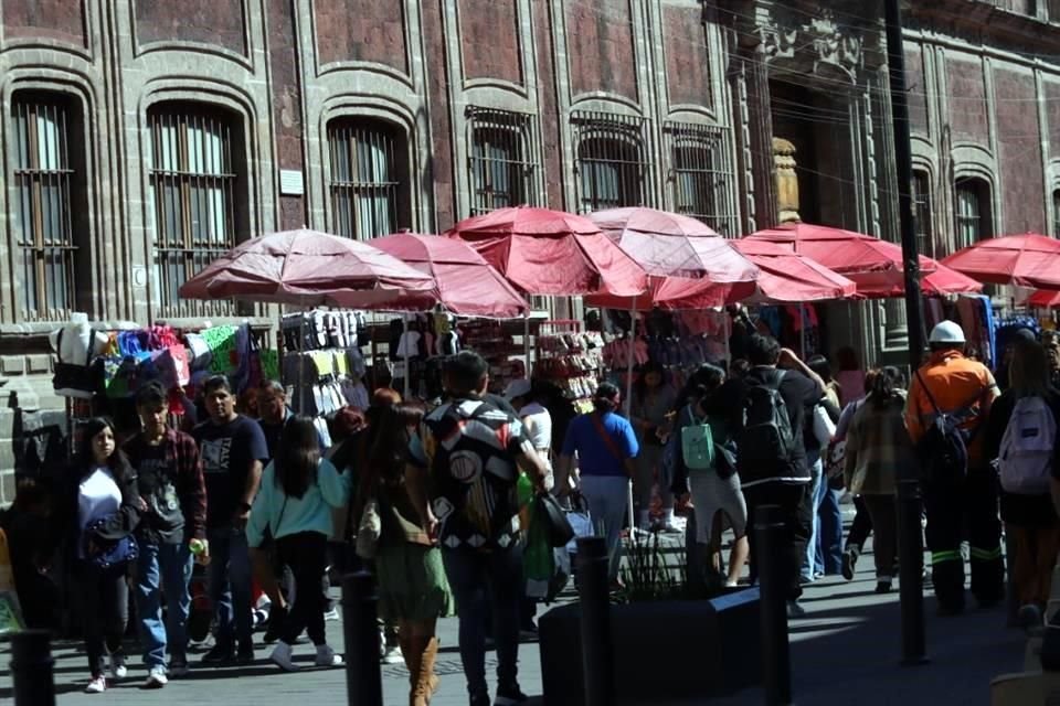 Los responsables de los recintos culturales también señalaron el aumento del comercio ambulante en la calle.