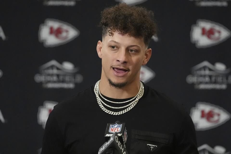 Patrick Mahomes habló ante los medios.