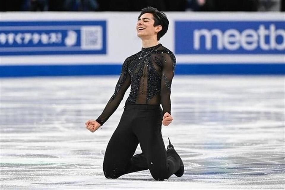 El patinador mexicano Donovan Carrillo se colgó la medalla de plata en el Bavarian Open 2025 de patinaje artístico sobre hielo que se disputa en Oberstdorf, Alemania.