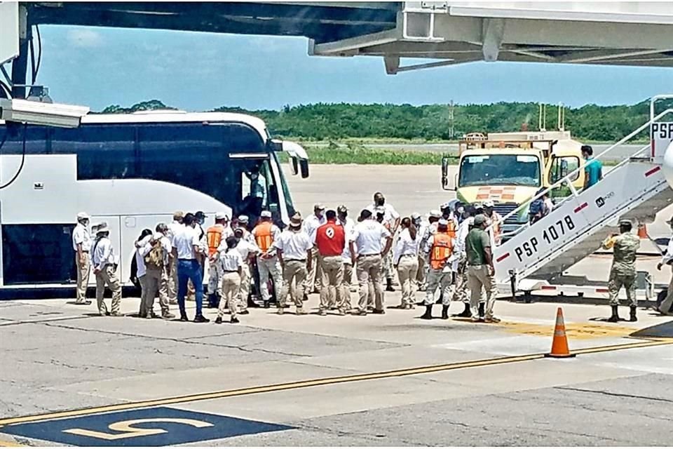 Llegan extranjeros a Chiapas y Tabasco y los llevan a frontera con Guatemala.