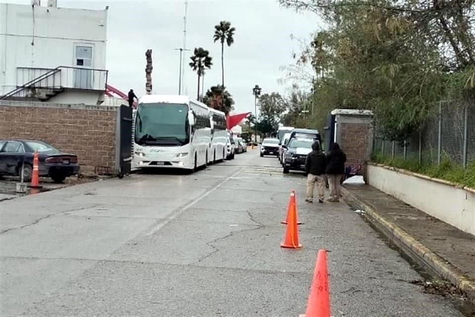 SRE dijo que mexicanos repatriados siempre serán aceptados en el País tras supuesto rechazo de avión con migrantes en territorio nacional.