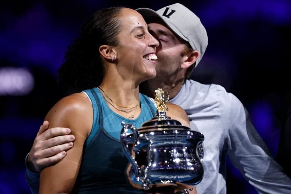 Madison Keys celebró el título de Australia con su entrenador y esposo, Bjorn Fratangelo, con el que se casó a finales de 2024.