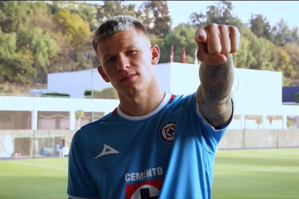 Cruz Azul hizo oficial la contratación del mediocampista polaco Mateusz Bogusz, una de las apuestas celestes para reforzar el ataque.