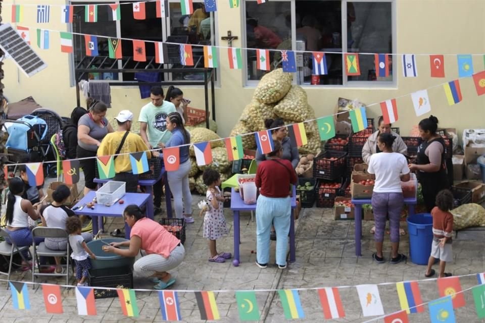 Algunas personas migrantes rechazan abandonar los campamentos, ya sea por ahorrar dinero o por haber formado redes de acompañamiento, laborales y comunitarias.  