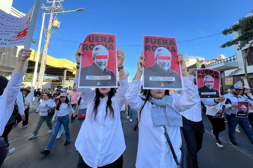 Los ciudadanos exigieron la salida del Mandatario estatal.