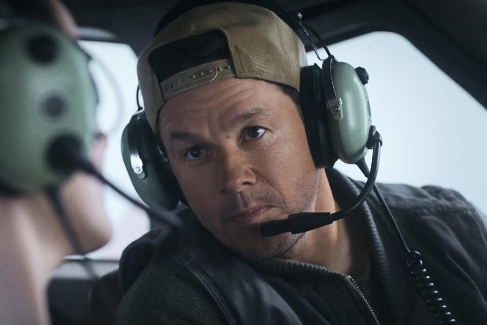 Mark Wahlberg  protagoniza 'Amenaza en el Aire'.