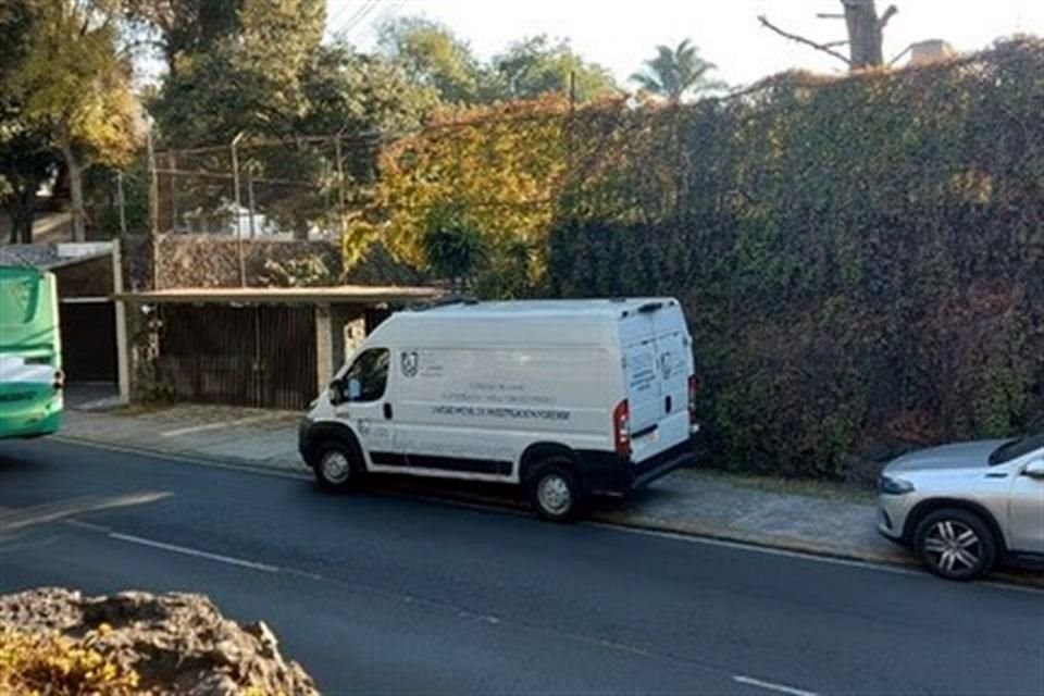 Sujetos ingresaron durante la madrugada a un domicilio de Jardines del Pedregal para cometer un robo, y antes de huir dispararon contra uno de los habitantes de la casa.