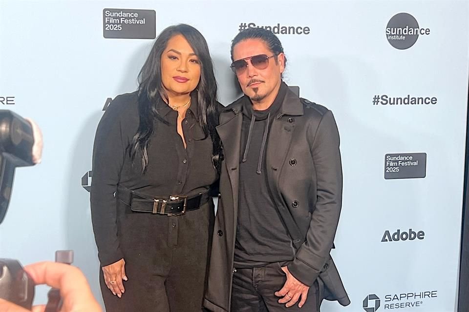 Suzette, hermana de la cantante, y Chris Pérez, viudo.
