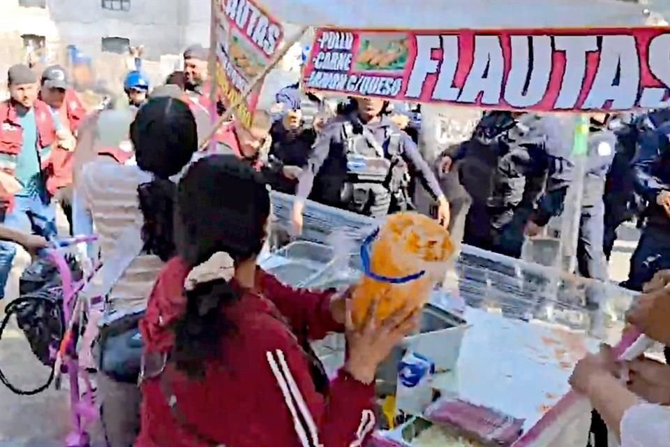 Durante el enfrentamiento, los comerciantes aseguraron que ellos nunca dejarían de vender en esta zona.