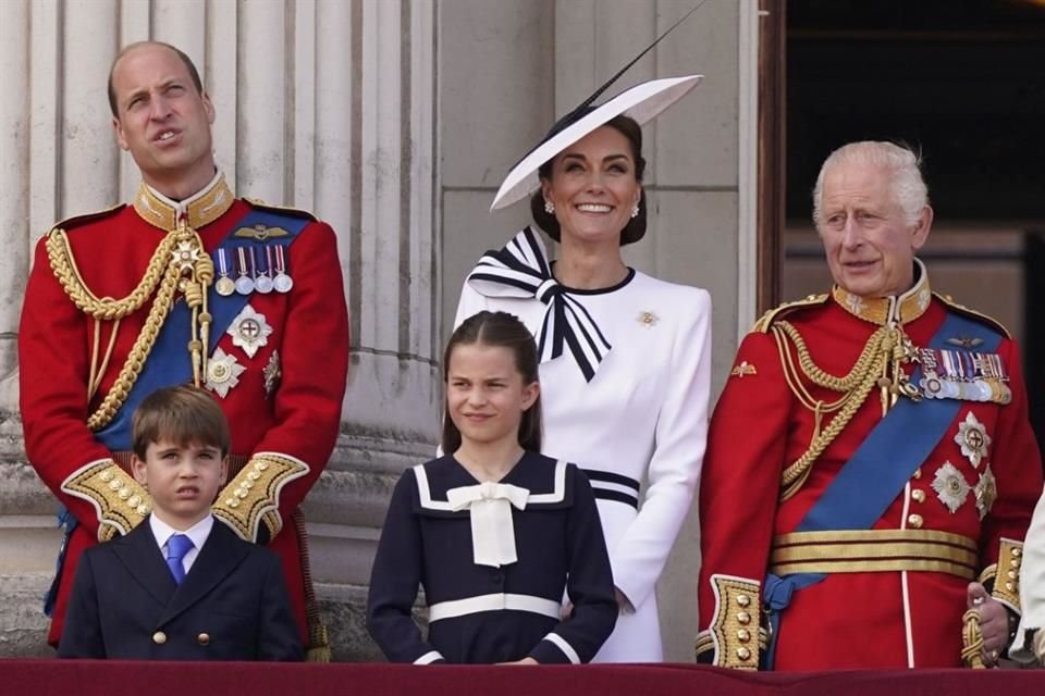 El Rey Carlos III prepara un ascenso para Kate Middleton, otorgándole el poder de emitir órdenes reales, un honor ausente en 115 años.