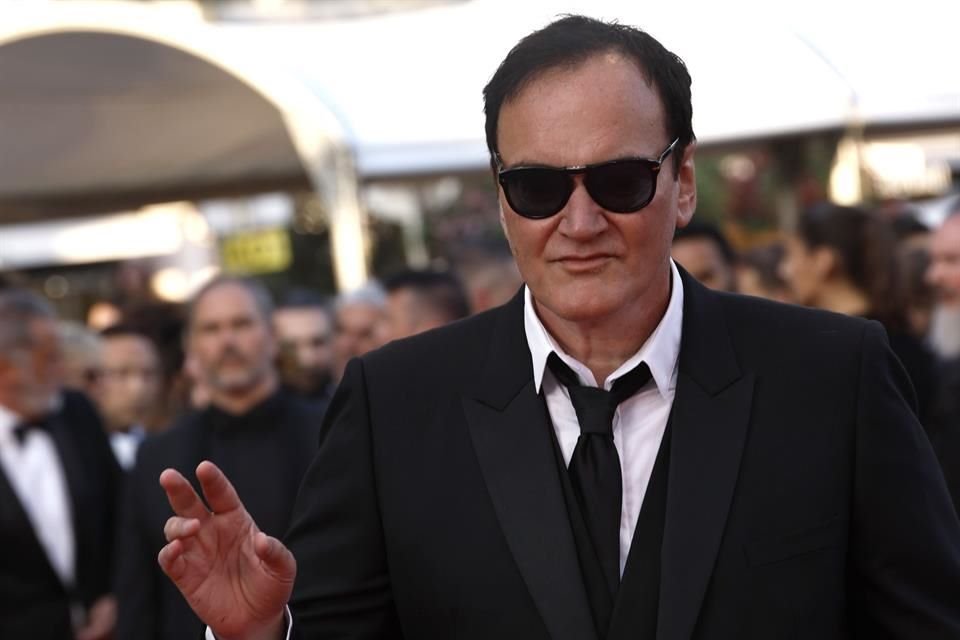 En lugar de seguir con los planes para filmar 'The Movie Critic', como se llamará tentativamente la última película que dirigirá, Tarantino se encuentra inmerso en la escritura de una obra de teatro.