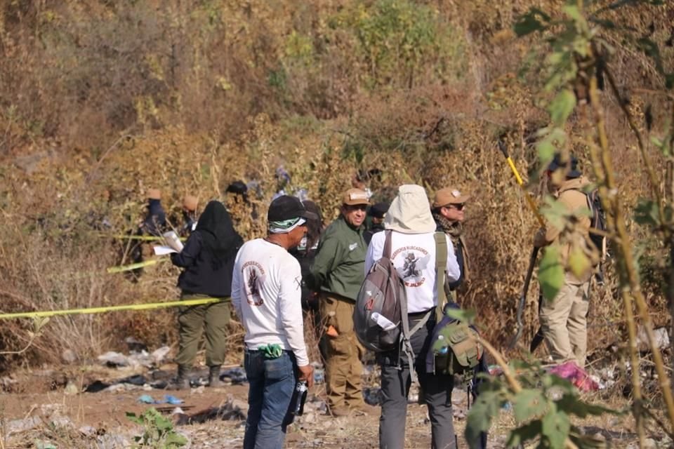 Miembros del Colectivo Guerreros Buscadores de Jalisco localizaron un cráneo en el Cerro del Cuatro, en San Pedro Tlaquepaque.