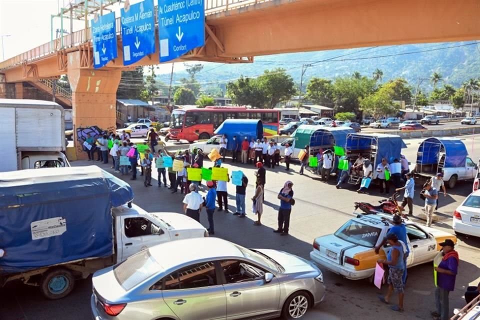 Los choferes demandan medidas de seguridad al Gobierno de Evelyn Salgado.