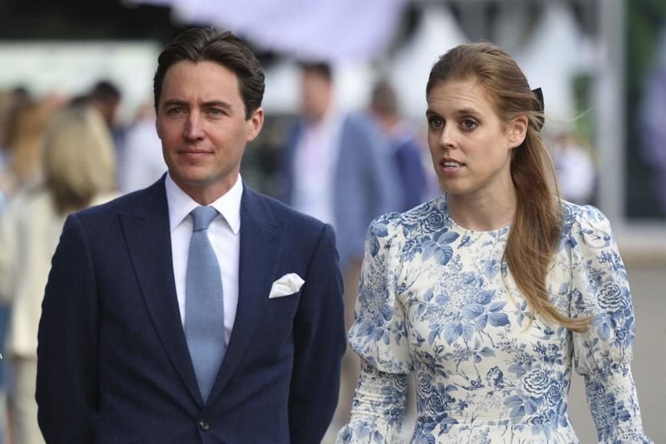 La Princesa Beatriz y Edoardo Mapelli Mozzi anunciaron el nacimiento de su hija Athena, quien ocupa el puesto 11 en la línea de sucesión.