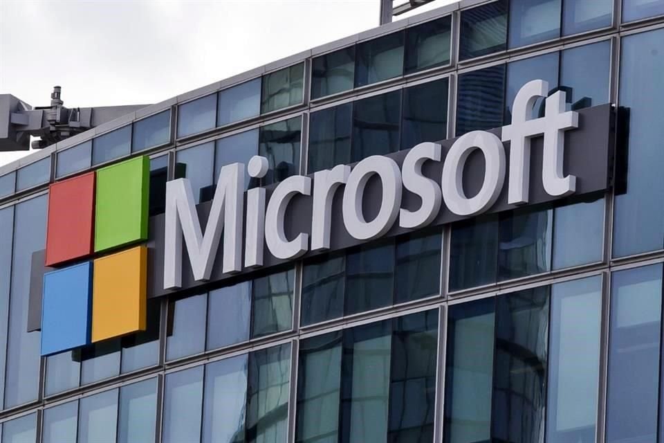 Las acciones de Microsoft caían 5 por ciento tras el cierre del mercado.