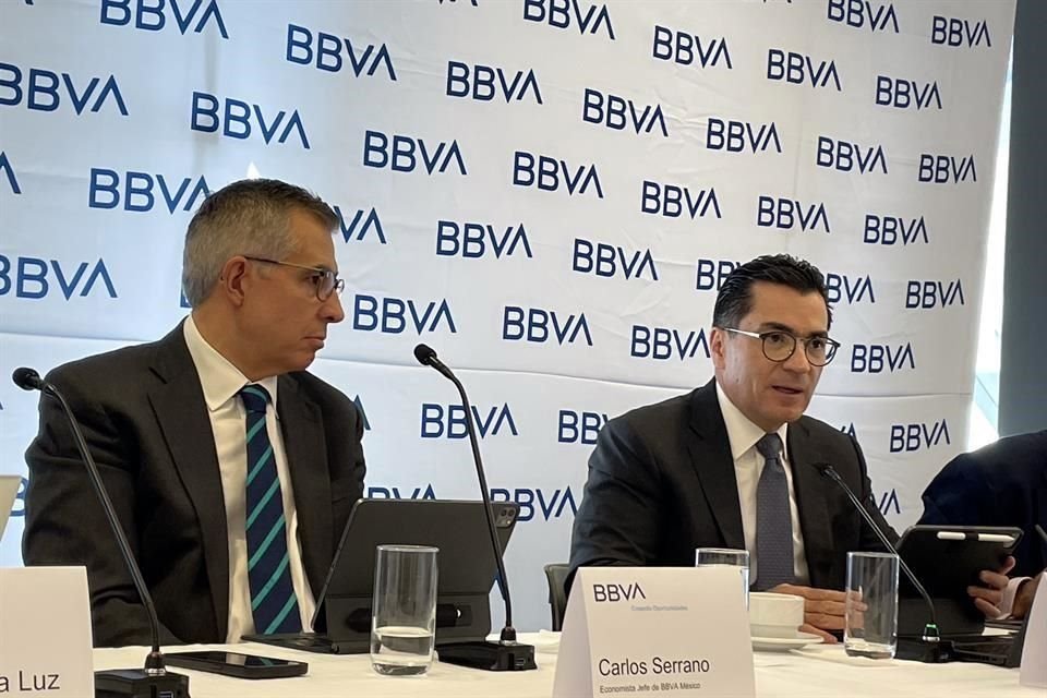 Carlos Serrano, Economista Jefe de BBVA México y Eduardo Osuna Osuna, director general de BBVA México