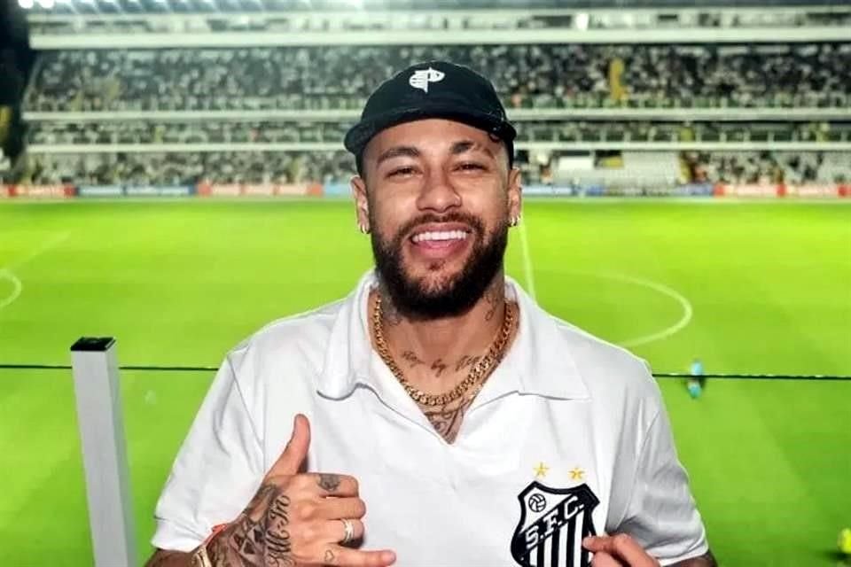 Neymar regresa a su primer equipo.