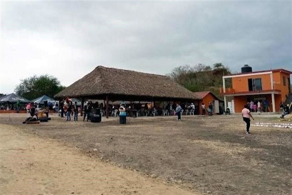 Según testigos, la víctima alimentaba al felino cuando este lo atacó de forma repentina.