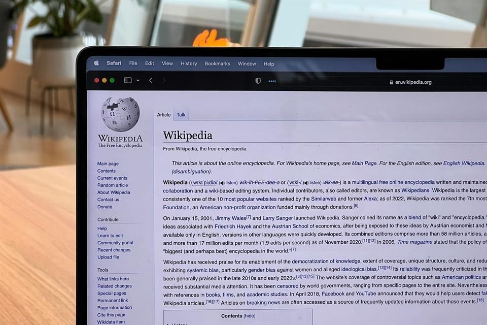 Wikipedia se define como el 'ground truth' en los tiempos de IA y desinformación que vivimos. Esto nos dijeron dos ejecutivas de la compañía.