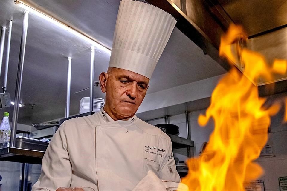 Este 2025, el chef Guy Santoro cumple más de dos décadas en México, destacándose por su talento y pasión en la gastronomía nacional.