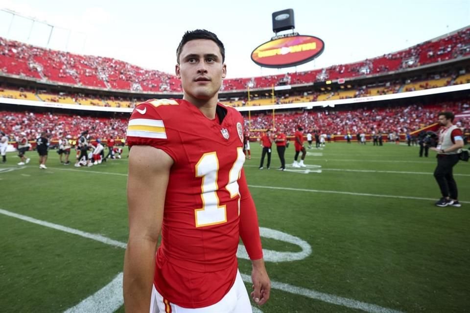 De padre mexicano y con antecedente en Galgos de Tijuana, el pateador de despeje Matt Araiza se prepara con los Chiefs para el Super Bowl.