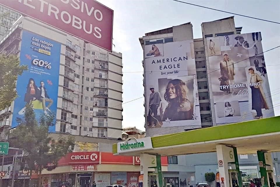 Una consulta en la Plataforma Digital de Publicidad Exterior permitirá saber si los anuncios tienen autorización, pero esto no es posible.