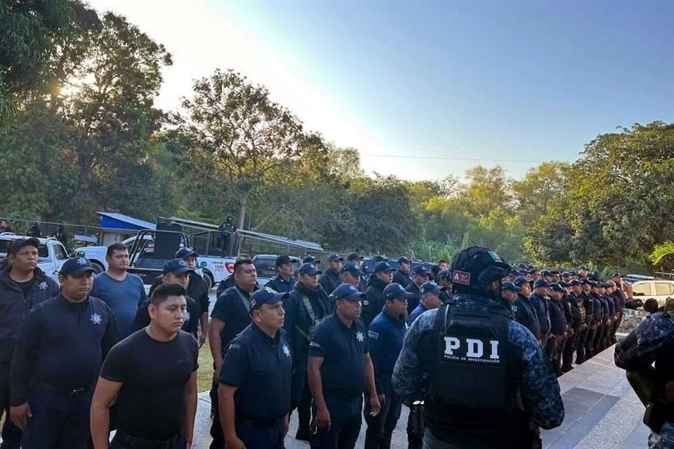 Los policías municipales fueron puestos a disposición de las autoridades.