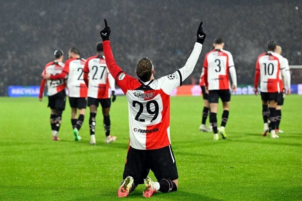 'Bebote' supera los 69 goles en su etapa con el Feyenoord.