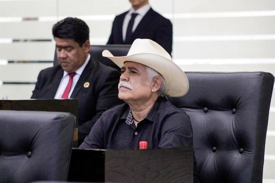 Vicente Verástegui reapareció hoy en el Congreso de Tamaulipas a cuatro meses de haber sufrido un intento de plagio.