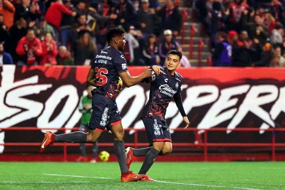 Xolos pagó cara la derrota al reaccionar con dos goles y a nada se quedó de empatar, pero le anularon un gol sobre el final.