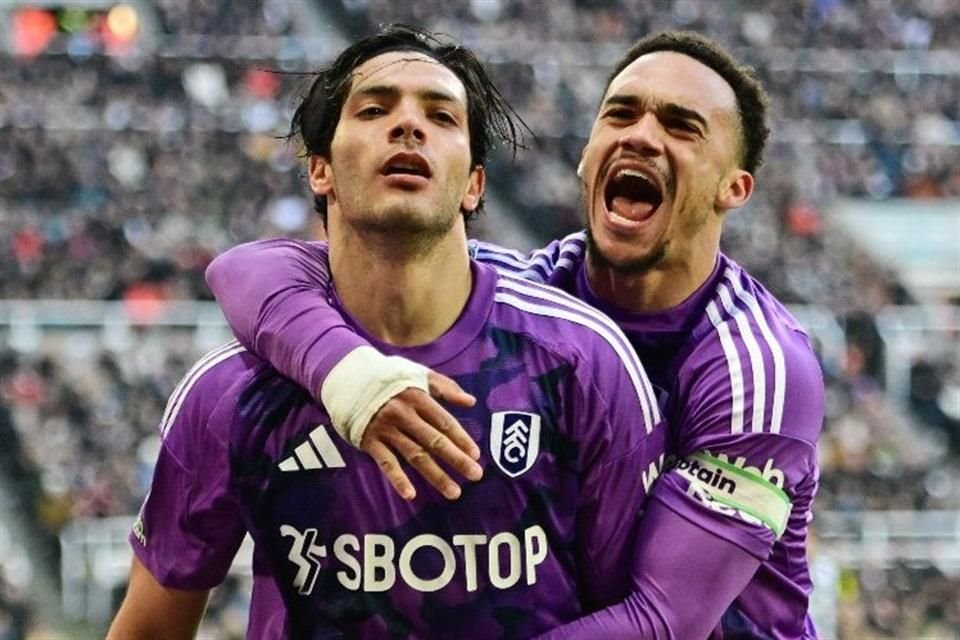 Con una jugada que él comenzó y terminó, Raúl Jiménez marcó su noveno gol en la Premier, en el triunfo 2-1 del Fulham ante Newcastle.