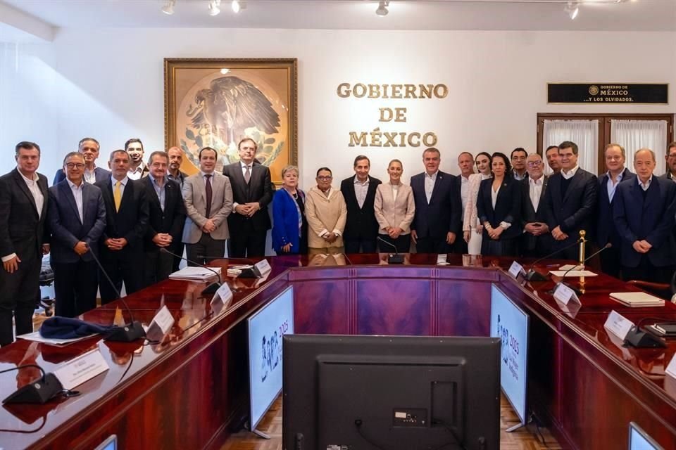 Al encuentro acudieron integrantes del Gabinete.