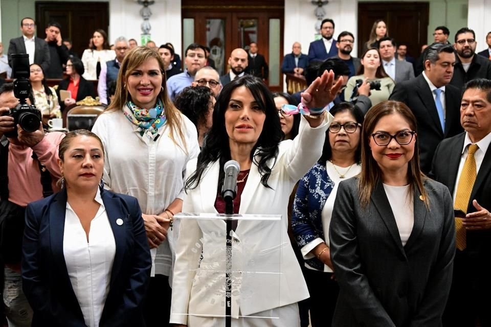 Diana ocupará el curul de su hermana dentro de la asociación parlamentaria Mujeres por el Comercio Feminista e Incluyente.